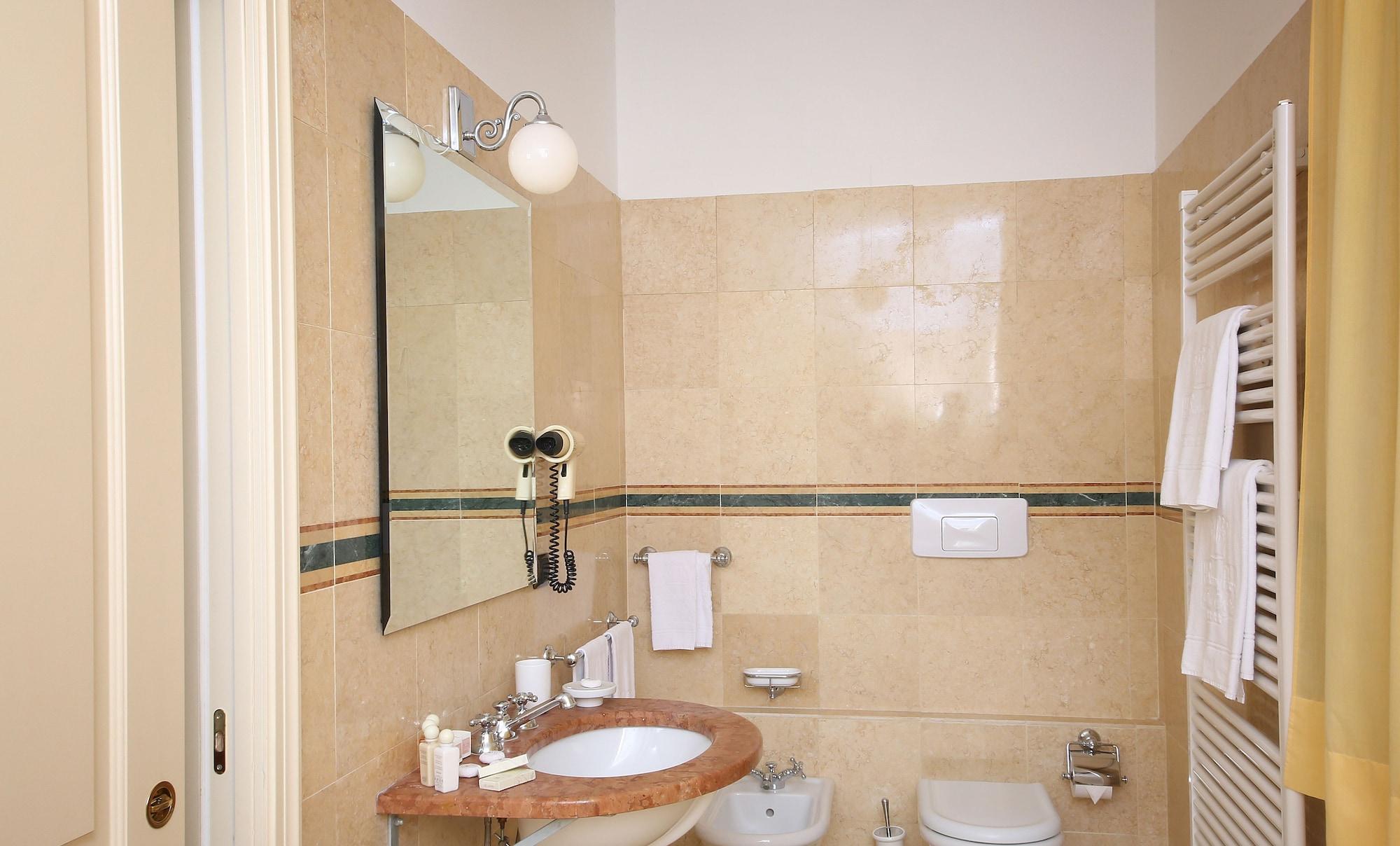 Villa Sofia Hotel Гардоне Ривьера Экстерьер фото