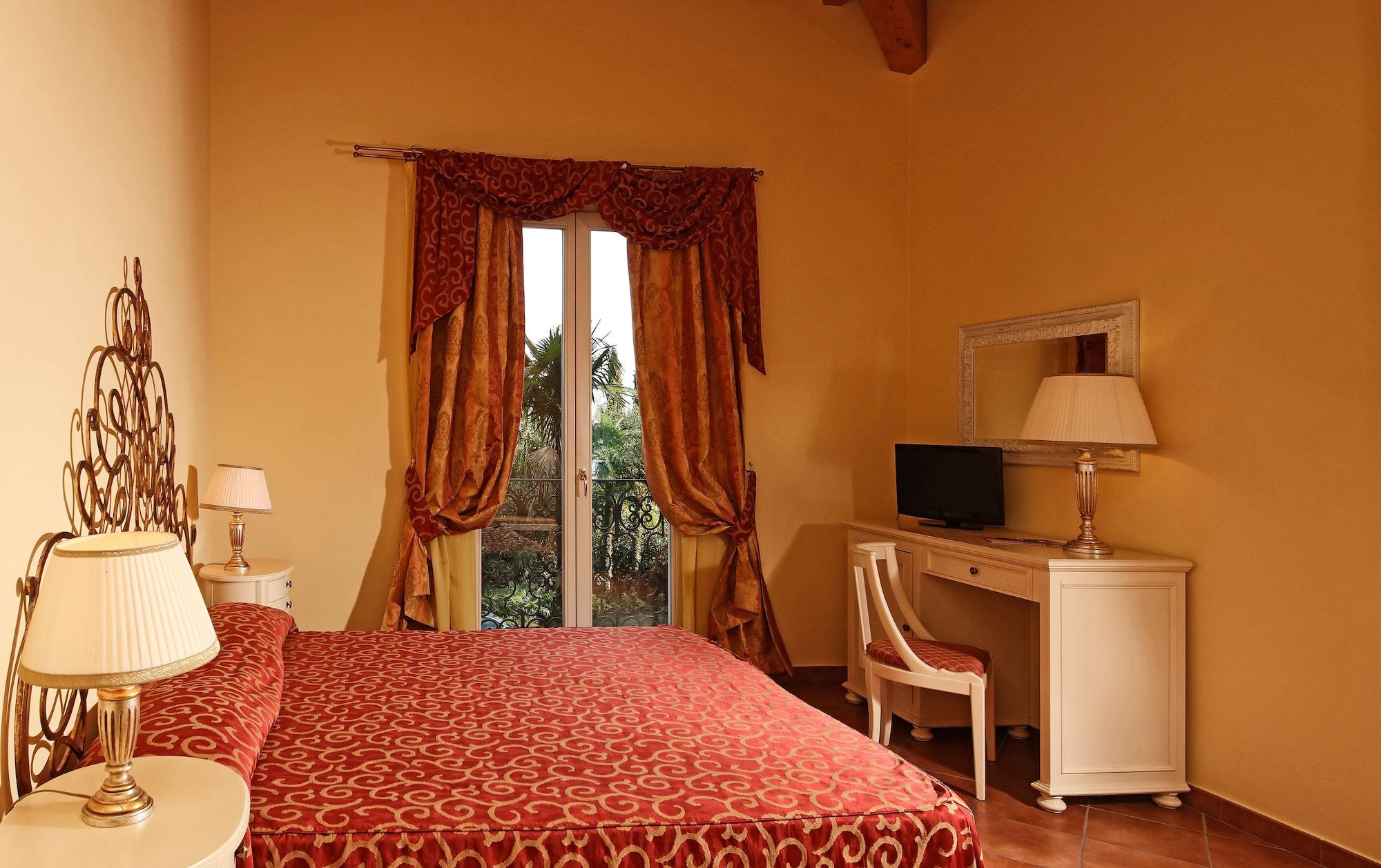 Villa Sofia Hotel Гардоне Ривьера Экстерьер фото