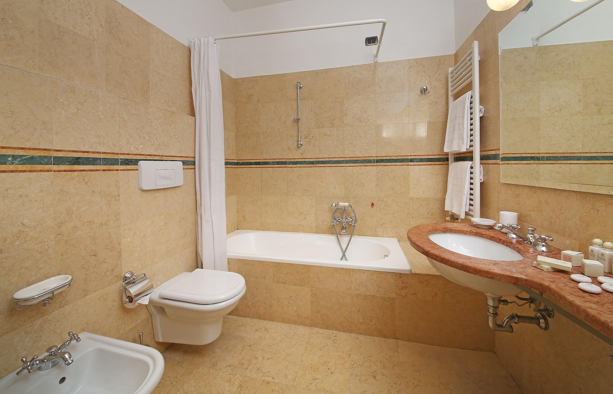Villa Sofia Hotel Гардоне Ривьера Экстерьер фото