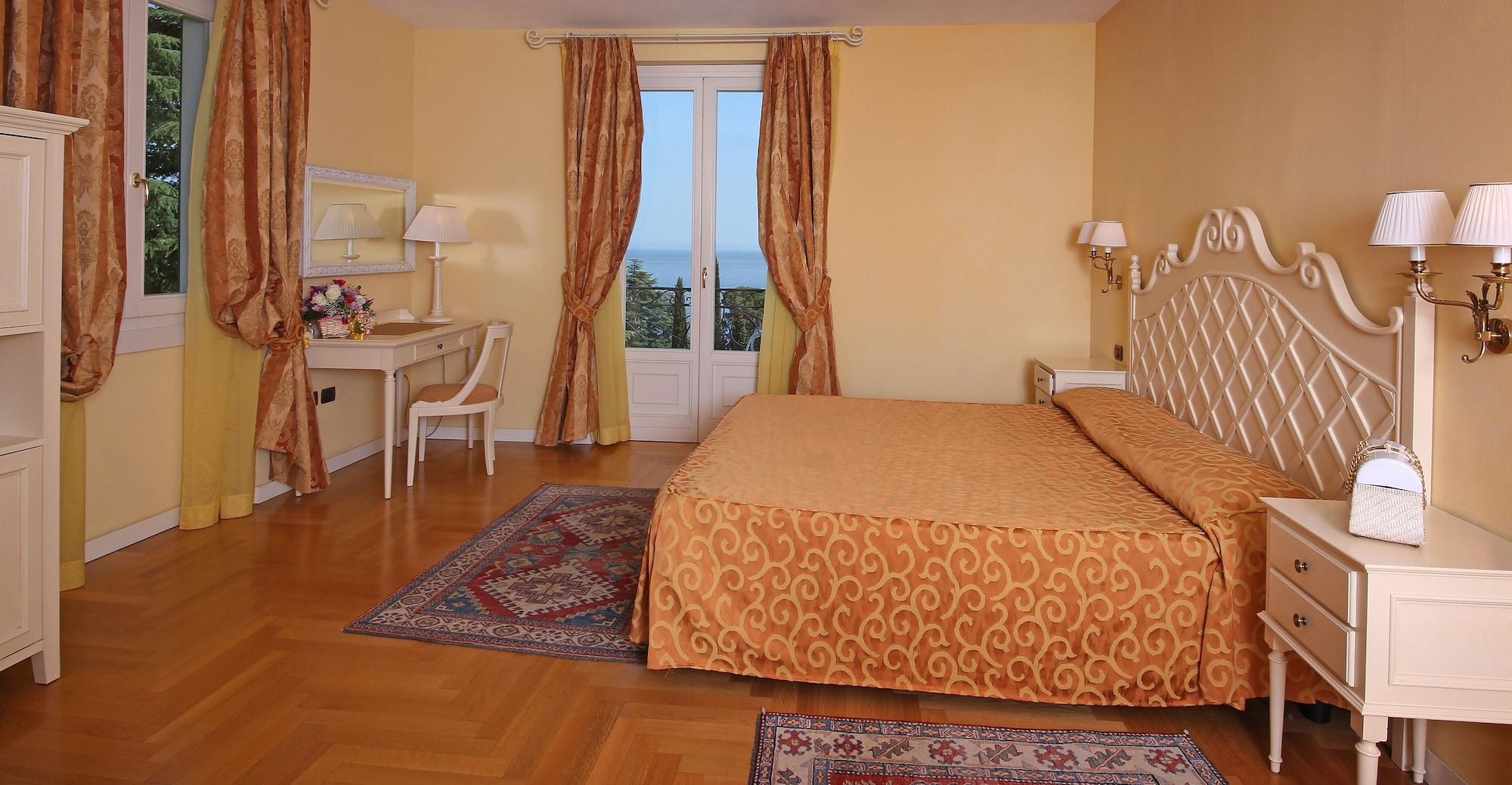 Villa Sofia Hotel Гардоне Ривьера Экстерьер фото