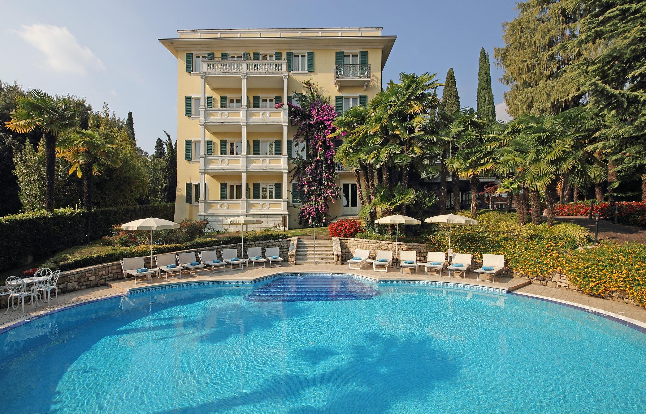Villa Sofia Hotel Гардоне Ривьера Экстерьер фото