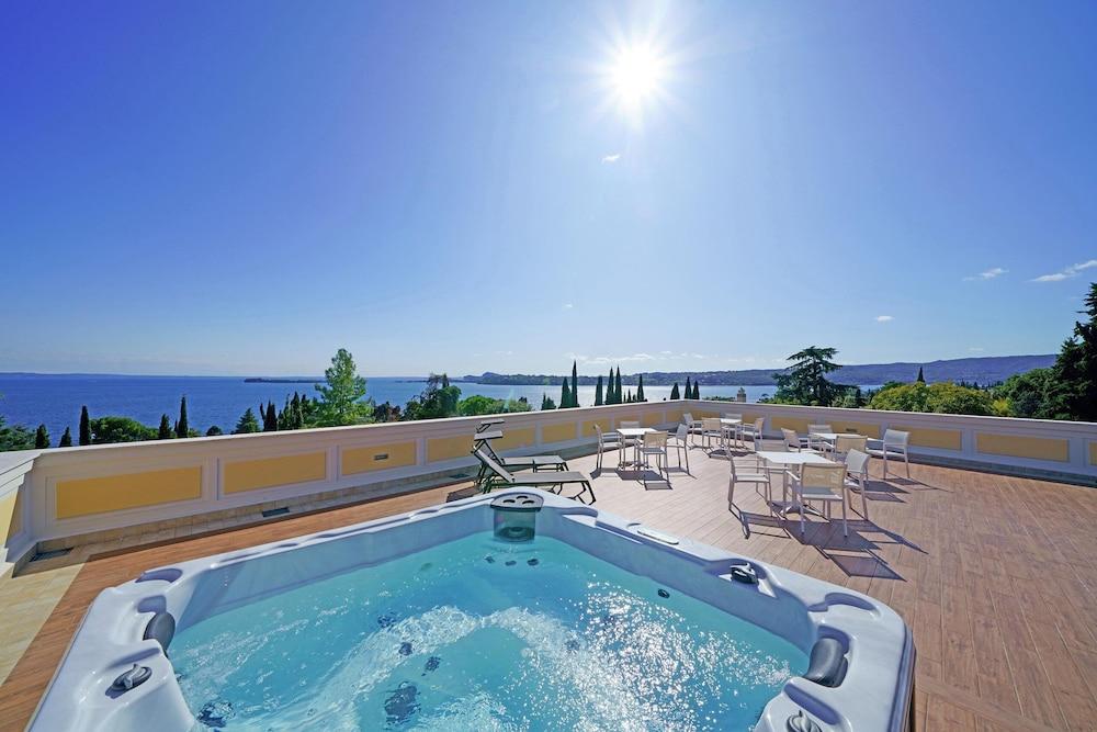 Villa Sofia Hotel Гардоне Ривьера Экстерьер фото