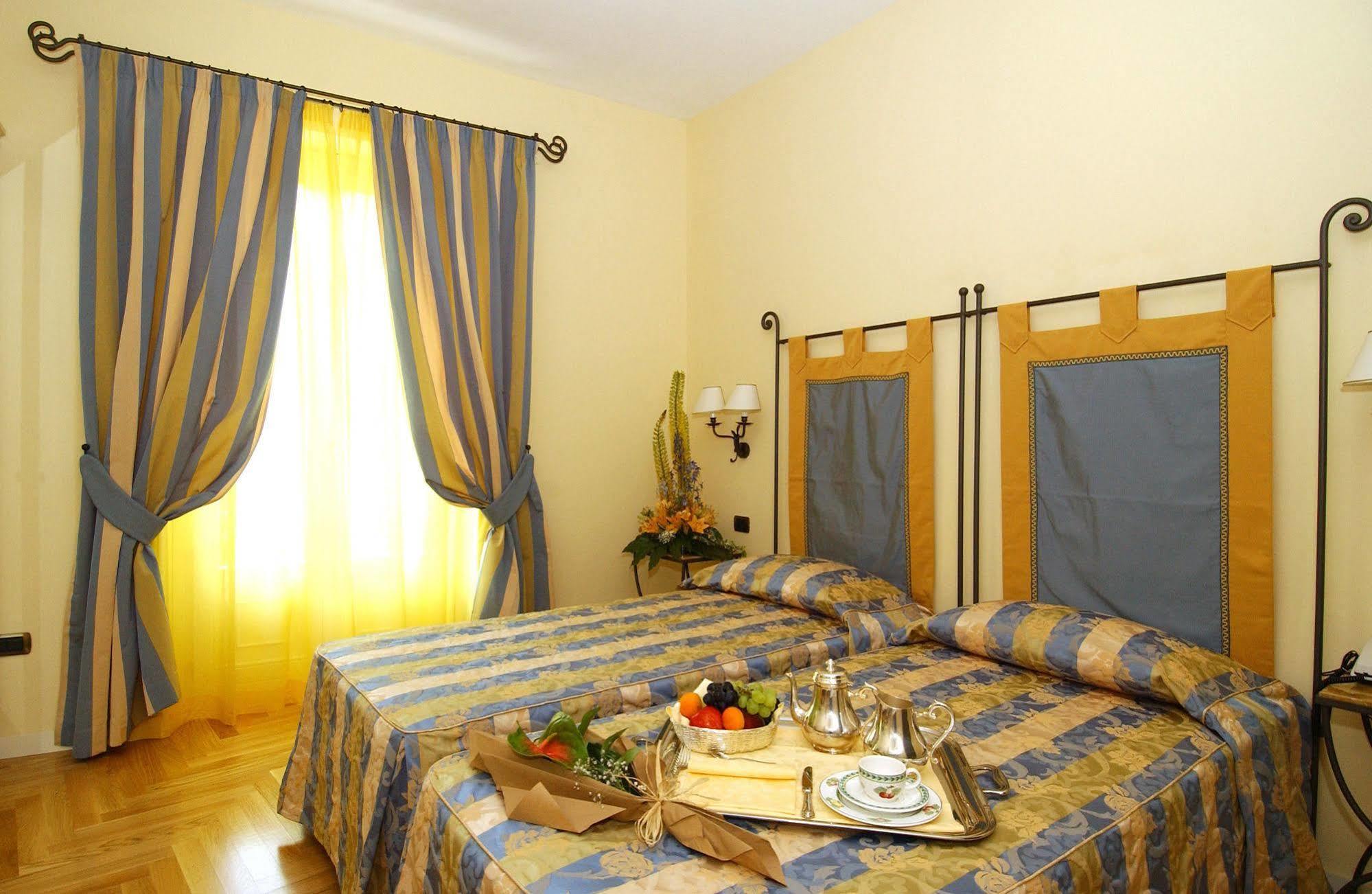 Villa Sofia Hotel Гардоне Ривьера Экстерьер фото