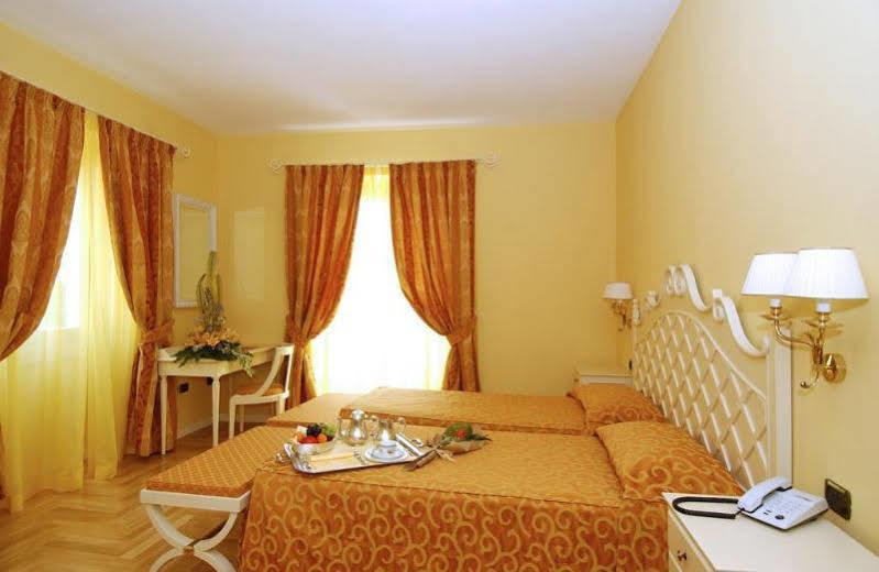 Villa Sofia Hotel Гардоне Ривьера Экстерьер фото