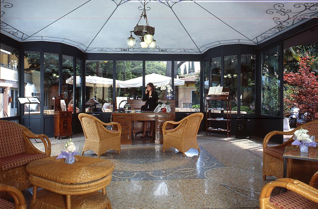Villa Sofia Hotel Гардоне Ривьера Экстерьер фото